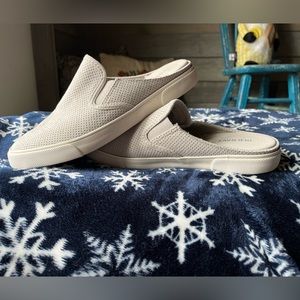 Old Navy slip on